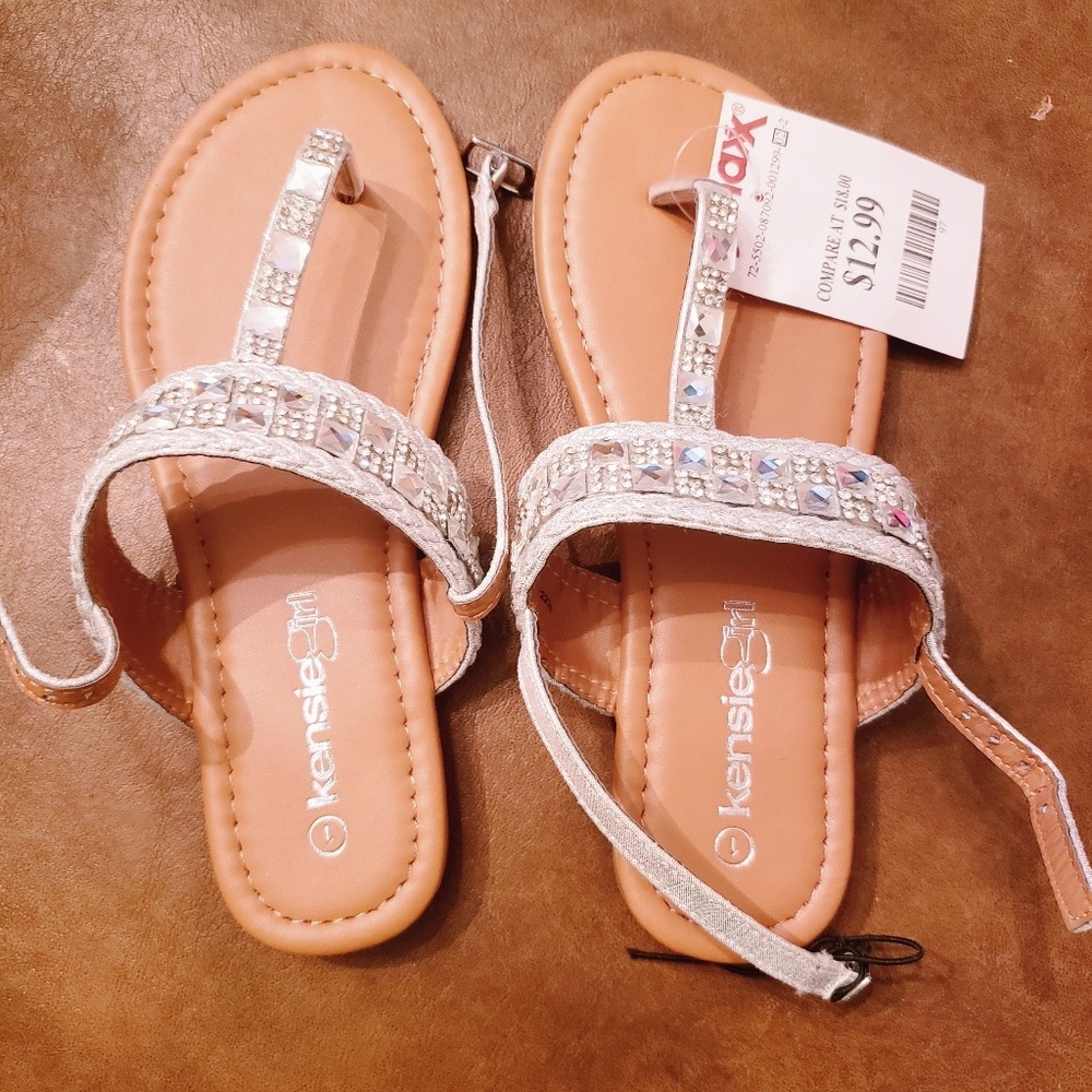Girl's sandals